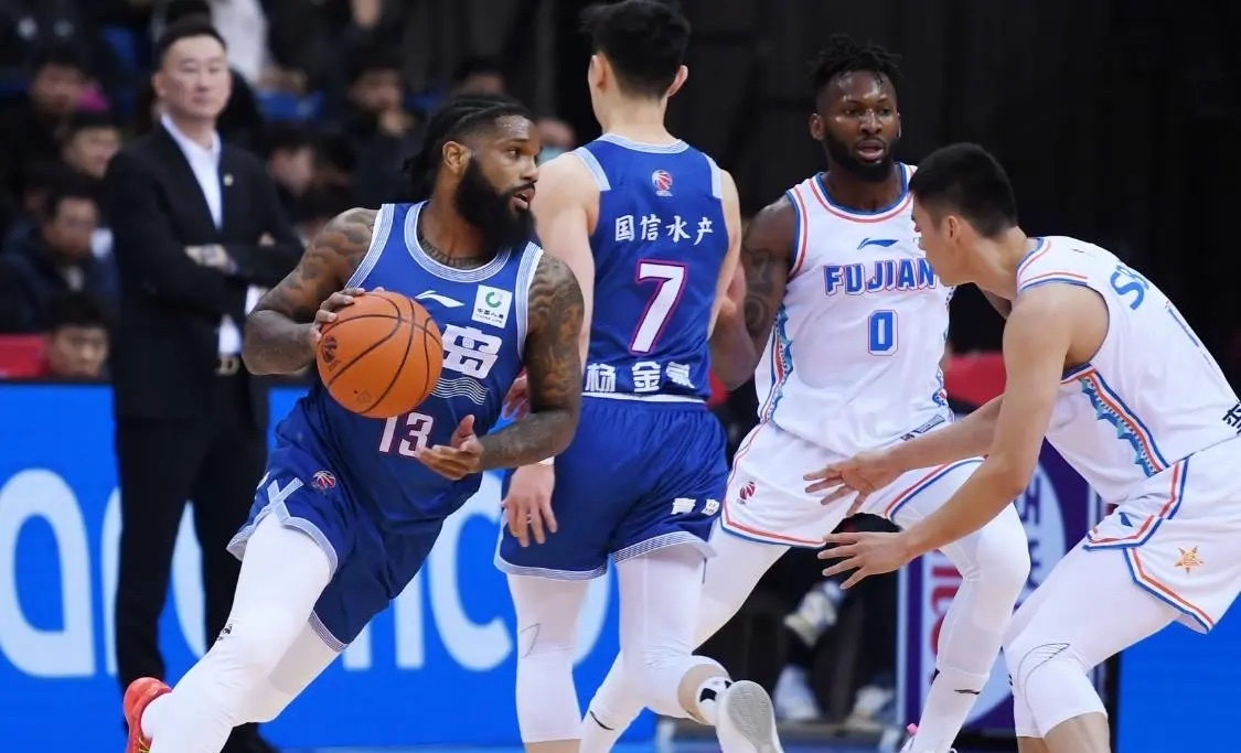 今晨广厦男篮备战意大利杯,手感冰凉细节曝光,话题不断,高层口径保持一致 今晨广厦男篮备战意大利杯,手感冰凉细节曝光,话题不断,高层口径保持一致